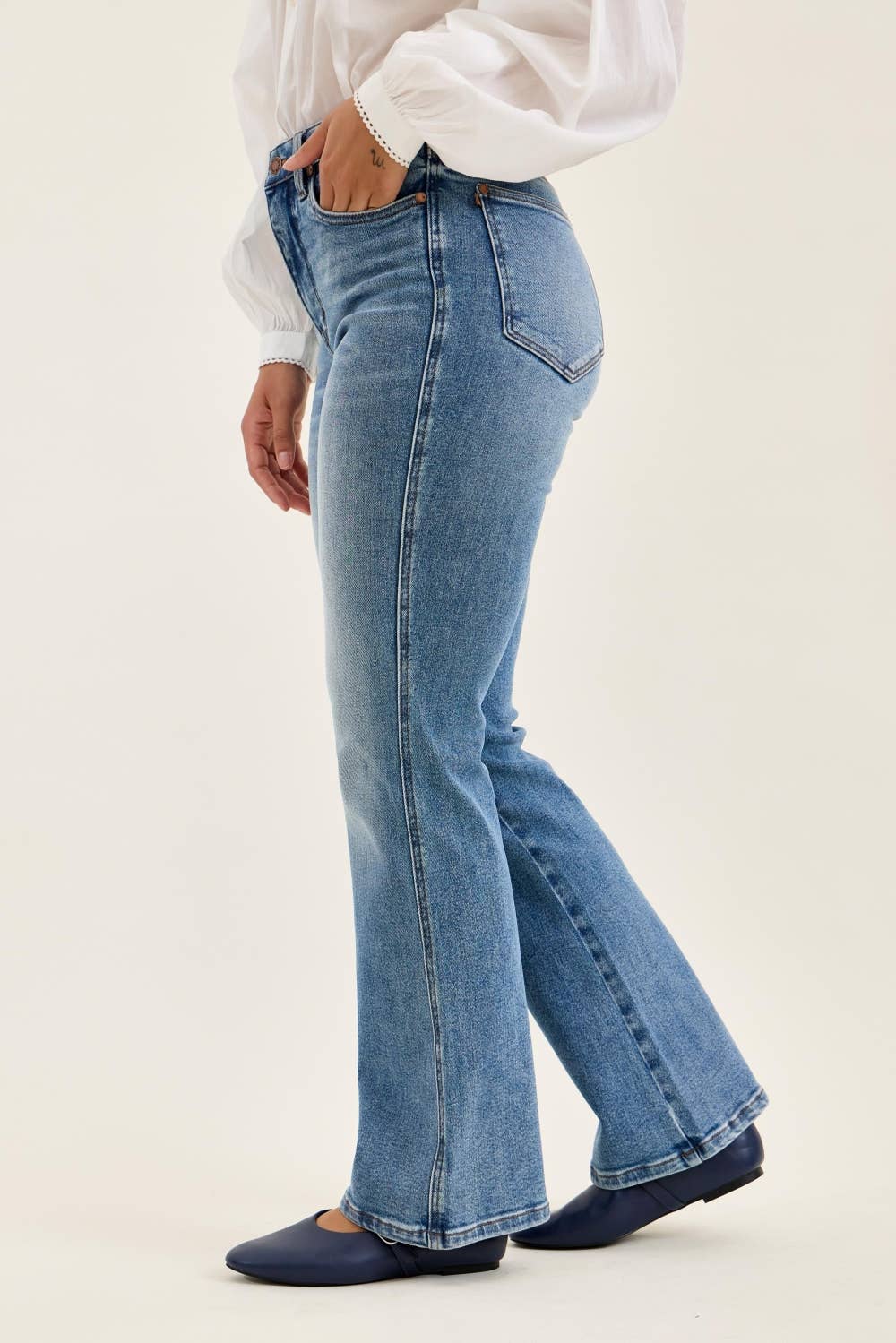 HW T.C. DAISY Bootcut MD Instant Classic Indigo Multi Inseam