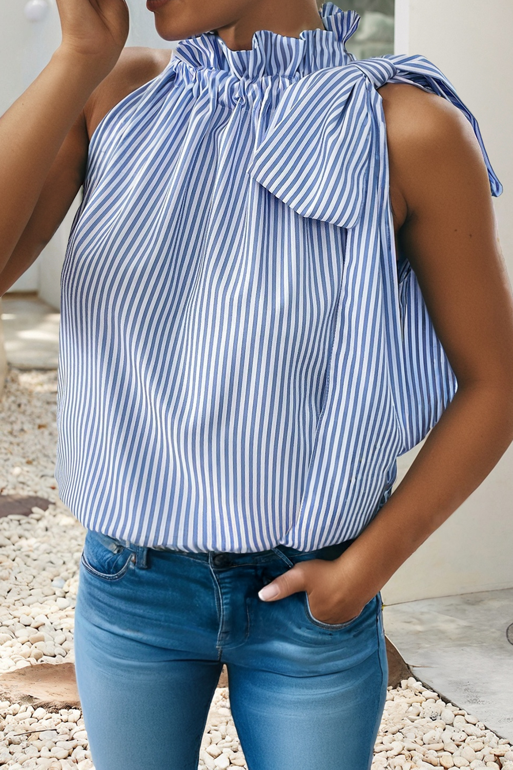 Tied Knot Frilled Collar Sleeveless Top