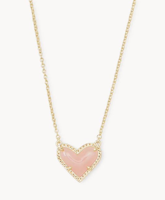 Ari Heart Short Pendant Necklace