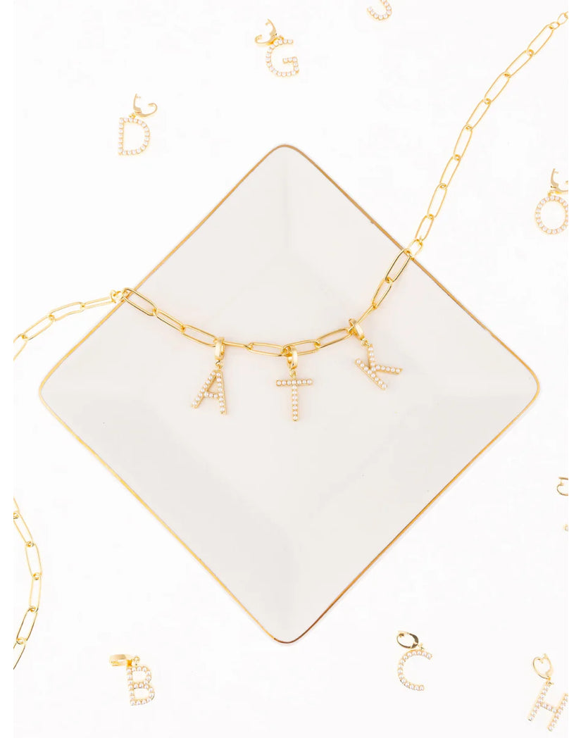 Avery Charm