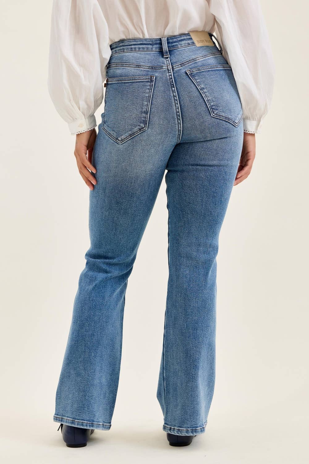 HW T.C. DAISY Bootcut MD Instant Classic Indigo Multi Inseam